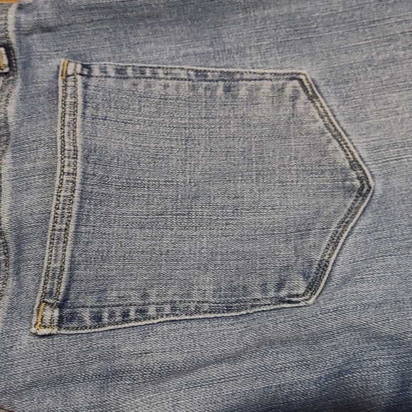 *SOLD OUT* Lucky Jeans - Picture 6 of 9